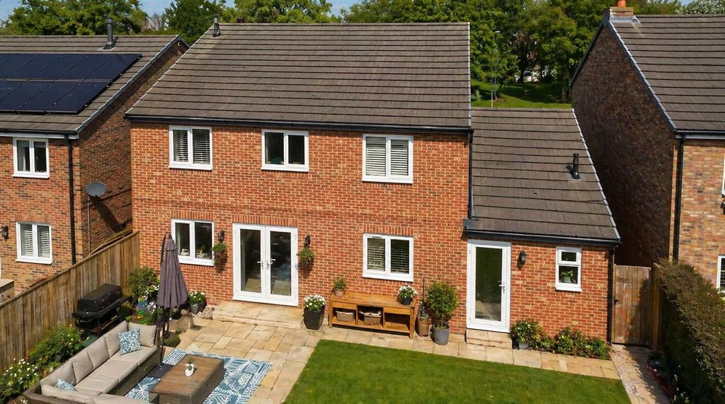 Property photo 2 of 28