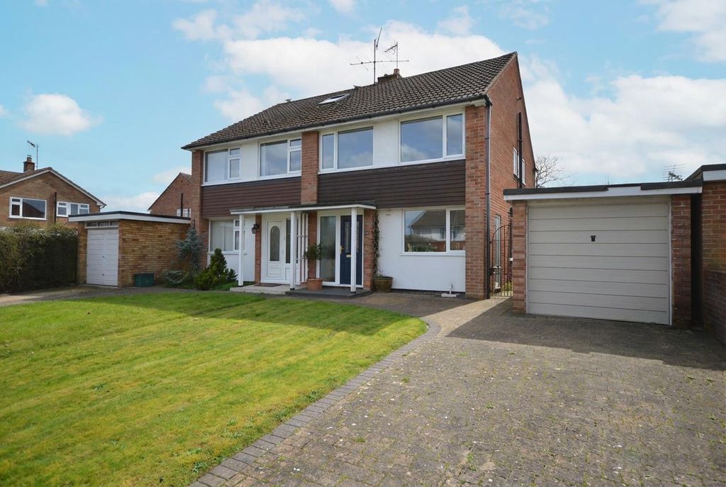 Property photo 1 of 21 Outside