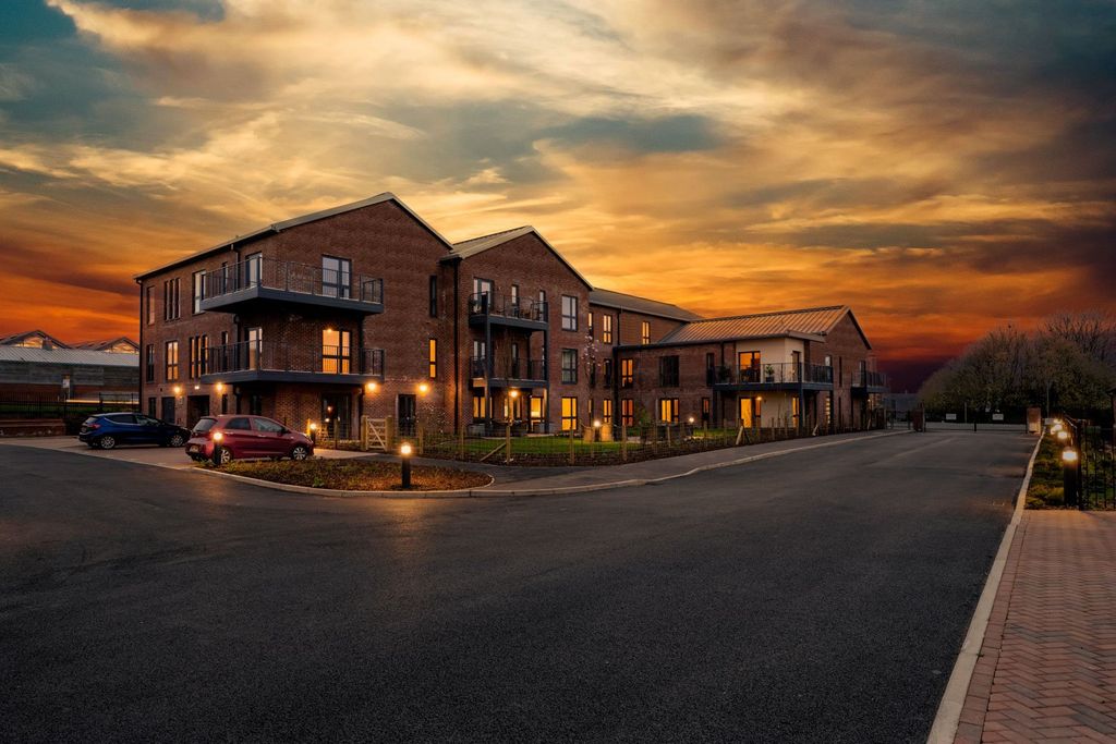 Property photo 2 of 12 Exterior