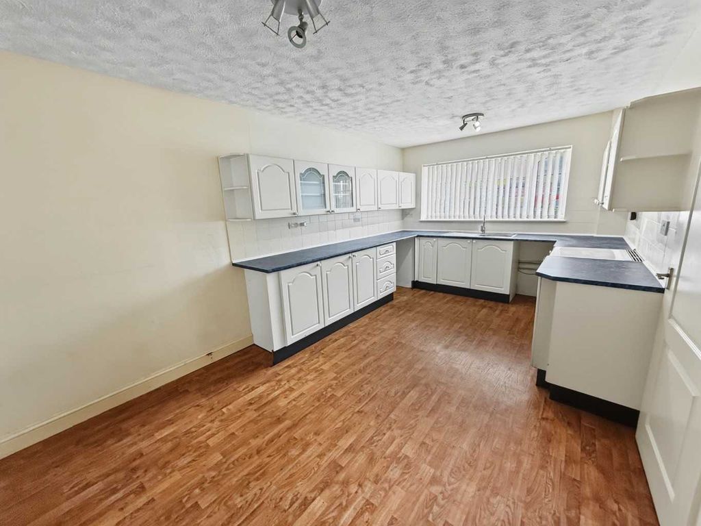 Property photo 2 of 29 5574673