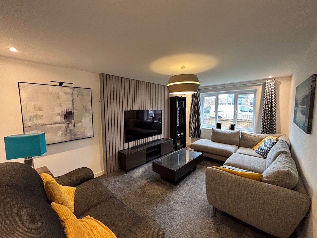 Property photo 3 of 17 Image