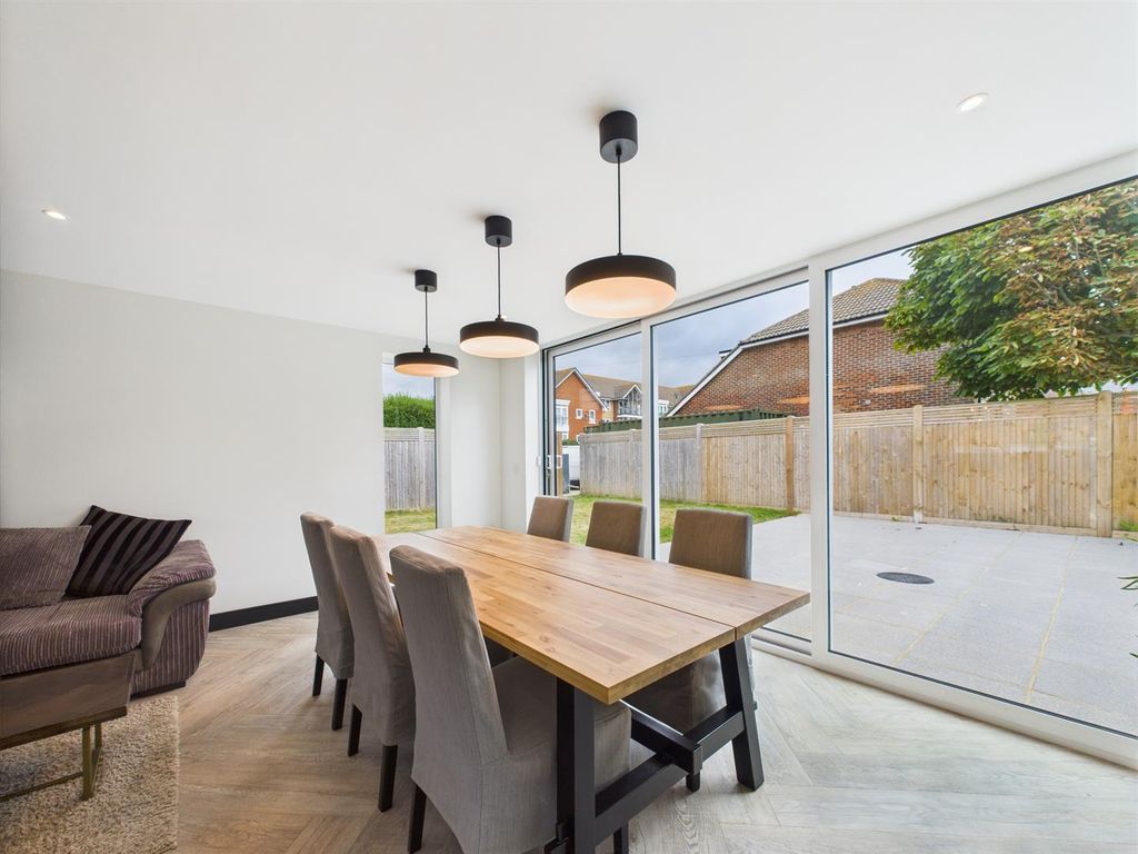 Property photo 3 of 24 Dining Area .Jpg