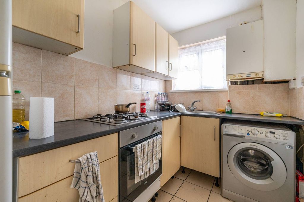 Property photo 3 of 6