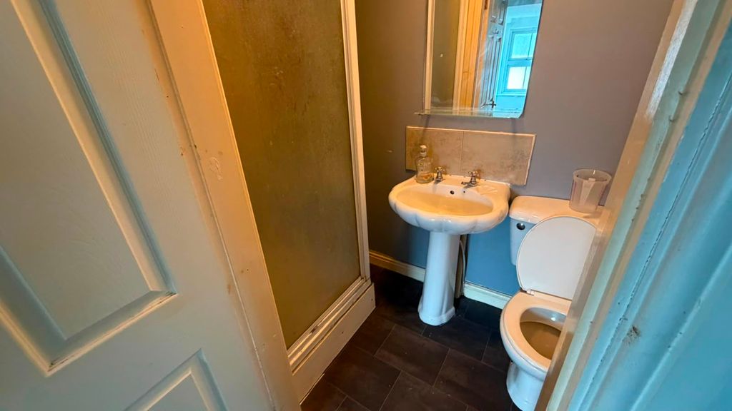 Property photo 3 of 4