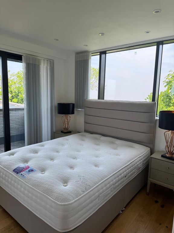 Property photo 3 of 14 Master Bedroom