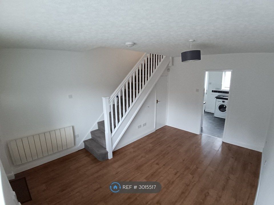Property photo 3 of 14 Living Room