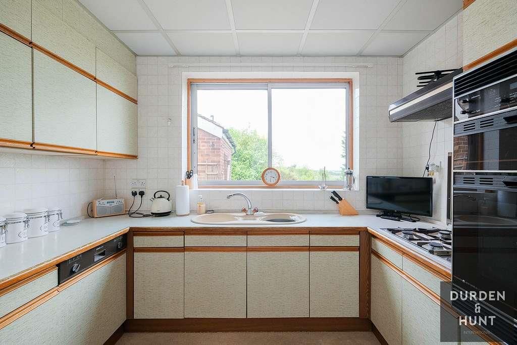 Property photo 3 of 27