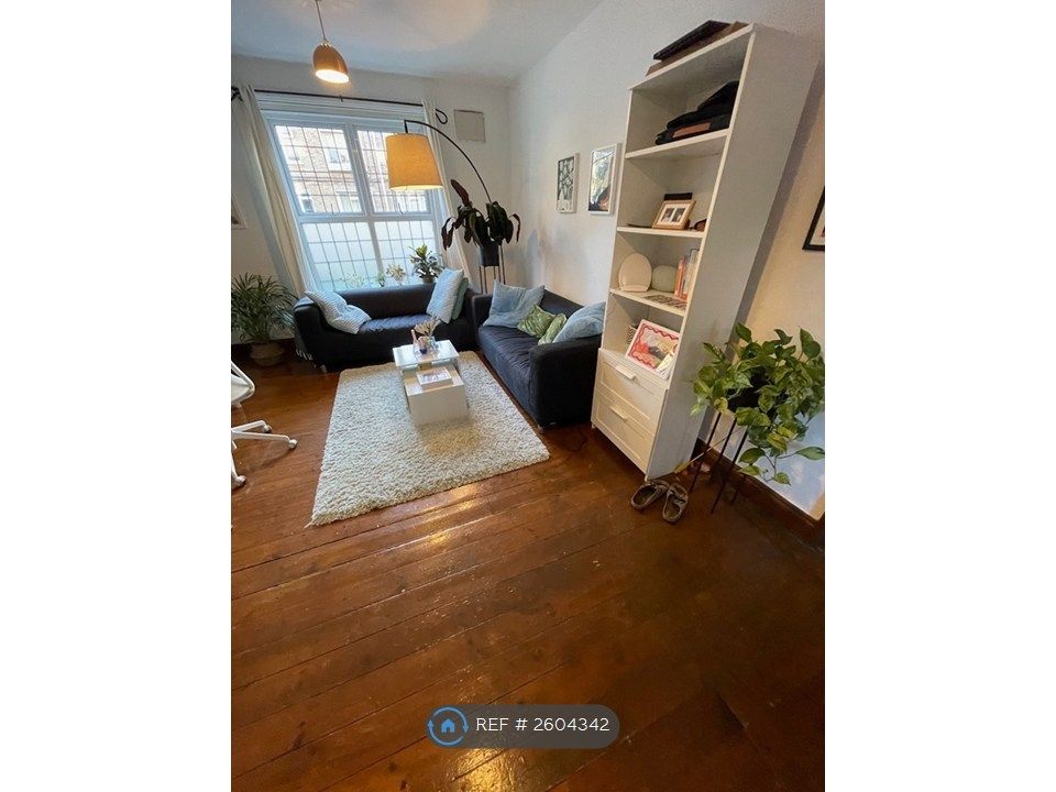 Property photo 2 of 27 Lounge