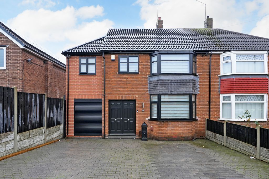 Property photo 2 of 40