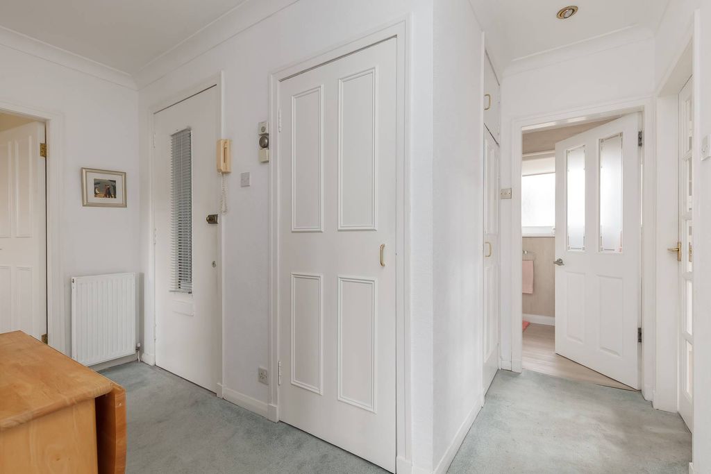 Additional image 14 of 2 bed flat for sale36/5 West Craigs Crescent, Edinburgh EH12