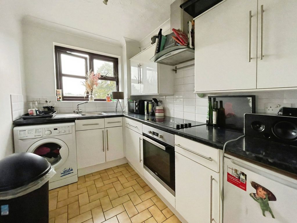 Property photo 2 of 6