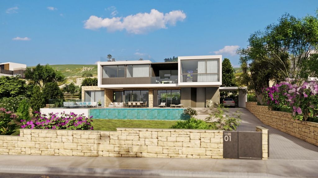 Property photo 3 of 18