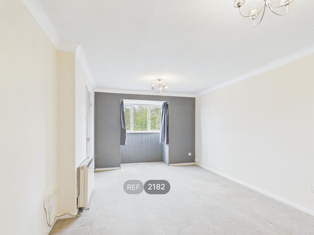 Property photo 3 of 13 Living Room