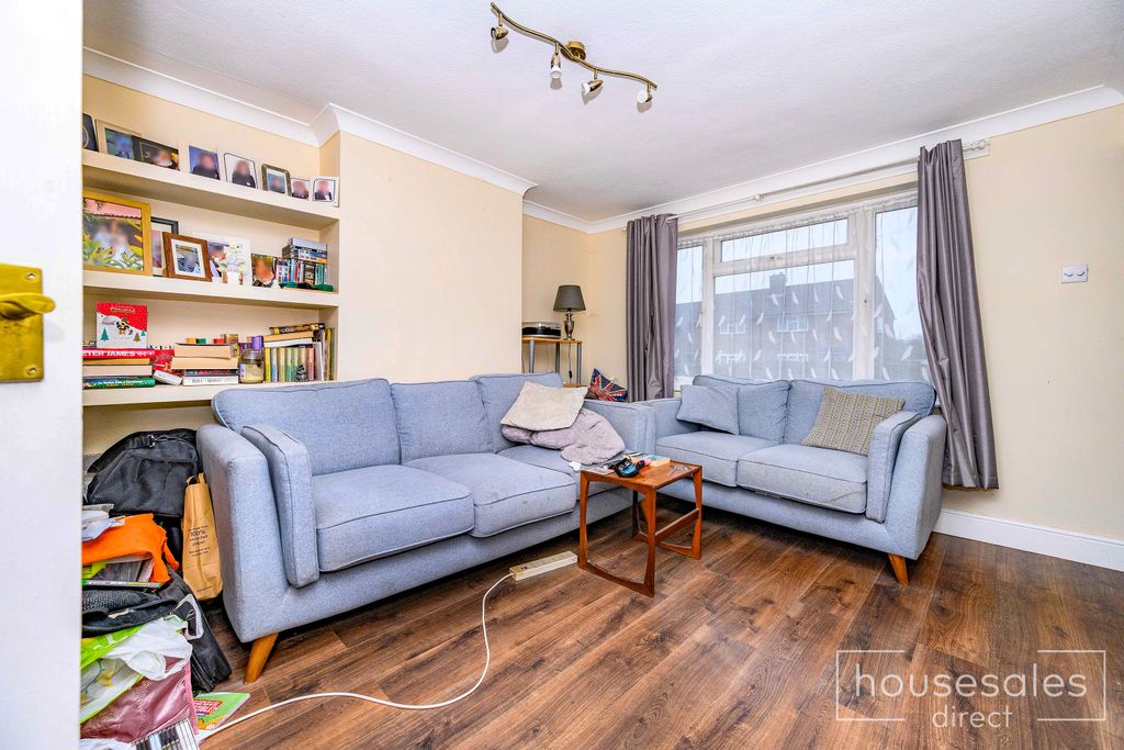 Property photo 3 of 8