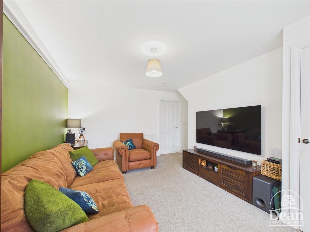 Property photo 3 of 19