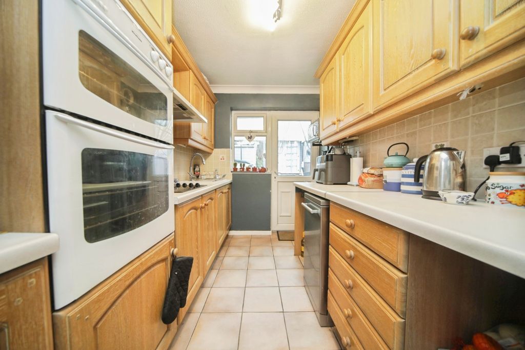 Property photo 3 of 20 Pbox-Img.Jpg