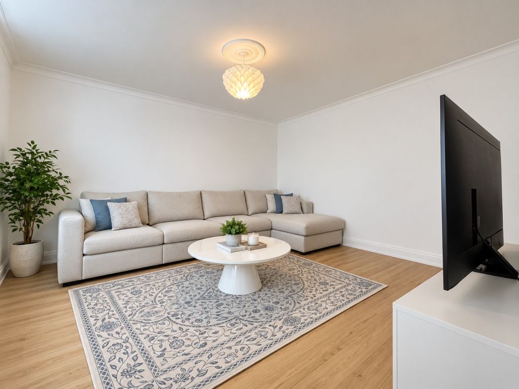 Property photo 3 of 12 5525693