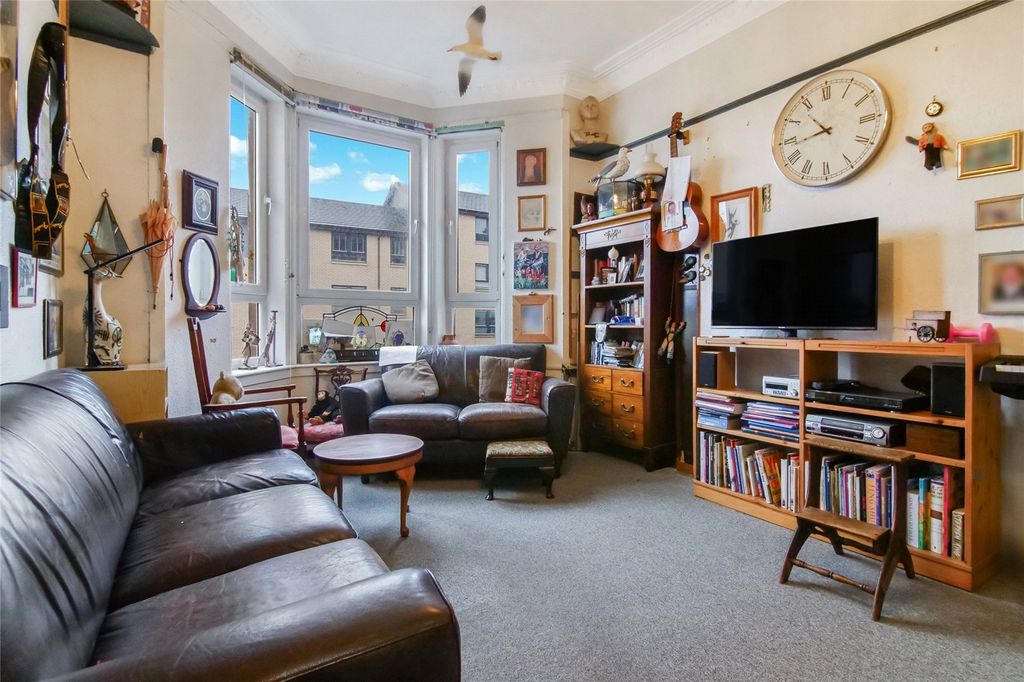 Property photo 2 of 16 Living Room