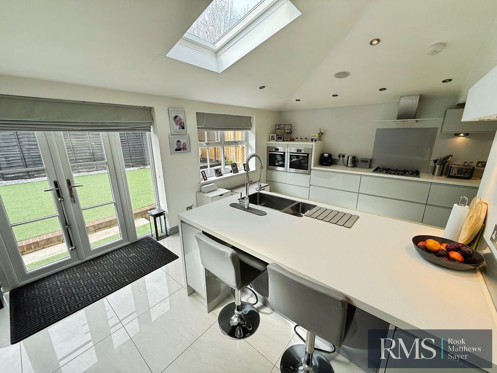 Property photo 3 of 16 Photo 10