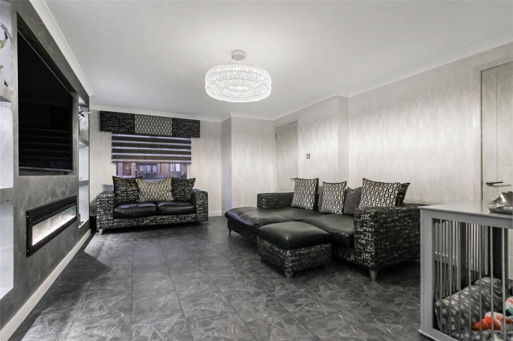 Property photo 2 of 24 Picture No. 02