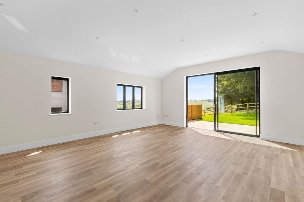 Property photo 3 of 10 Living Room