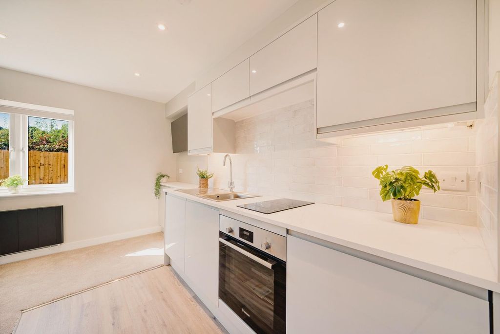 Property photo 3 of 16 Student Houses1.Jpg
