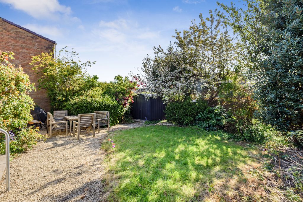 Property photo 2 of 22