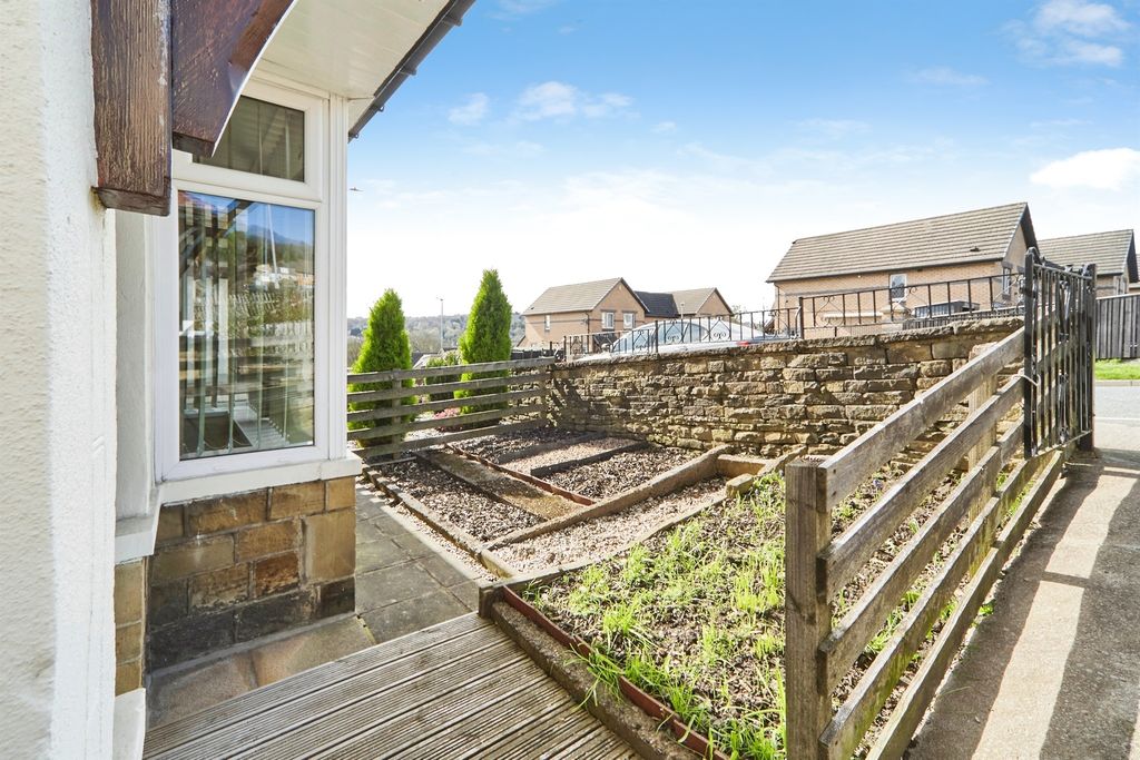 Property photo 2 of 18