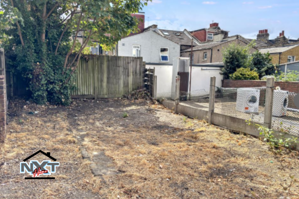 Property photo 2 of 3 Photo 4
