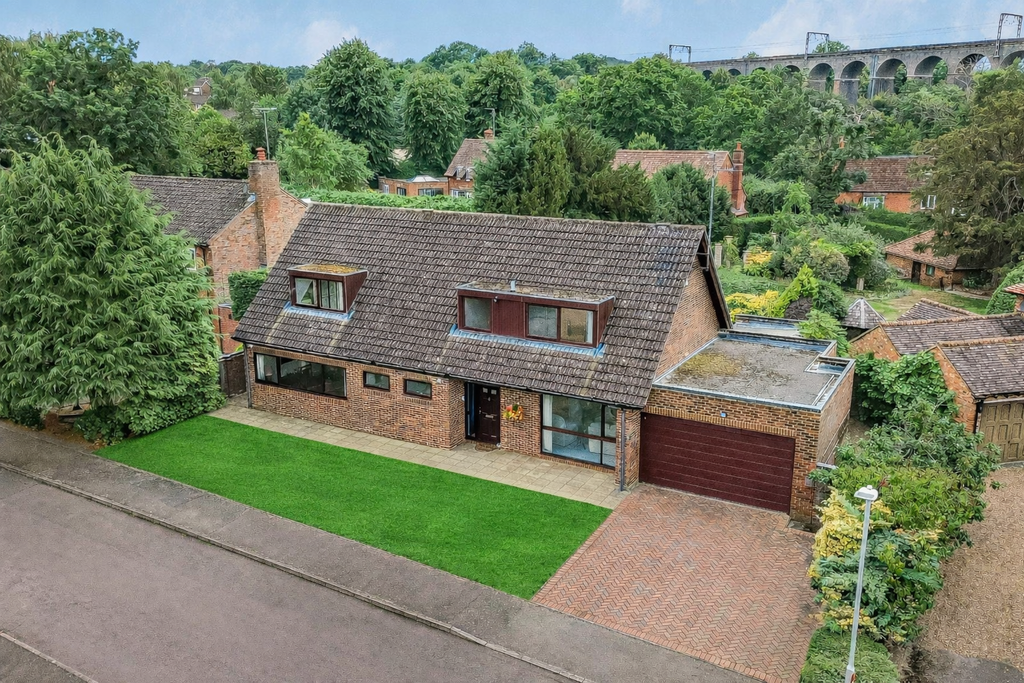 Property photo 1 of 29 Front