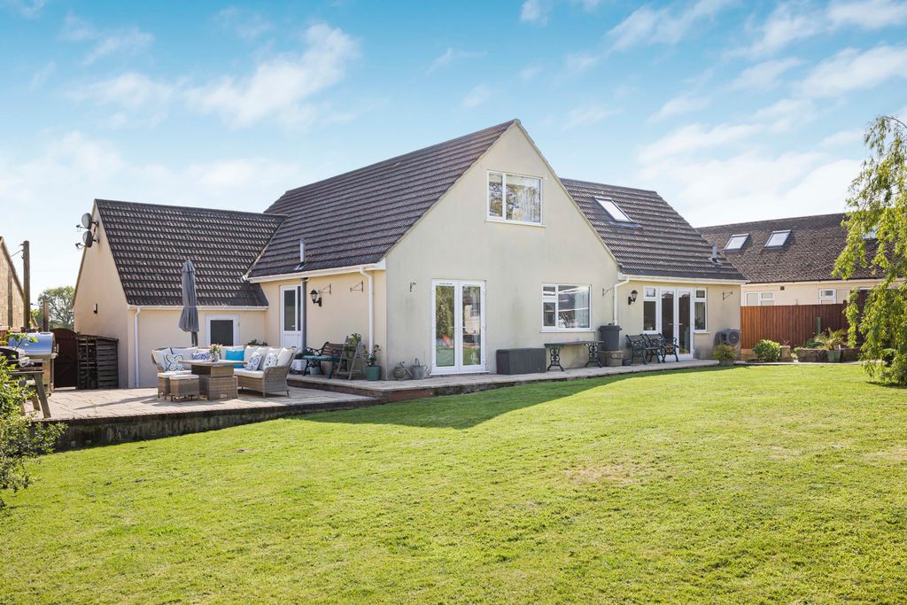Property photo 1 of 33