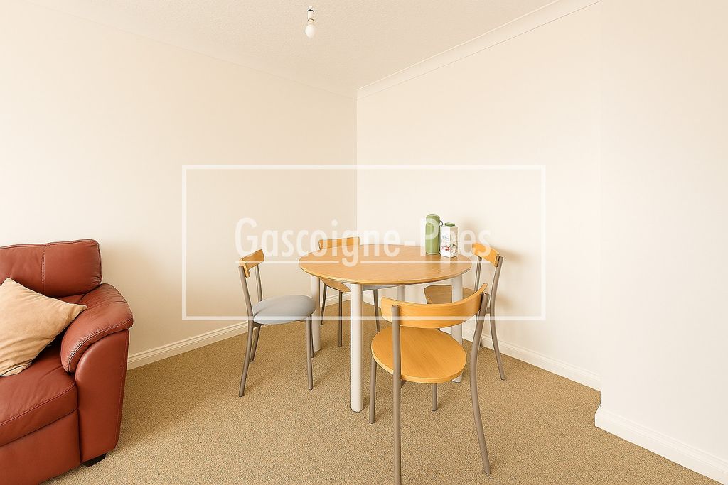 Property photo 3 of 6