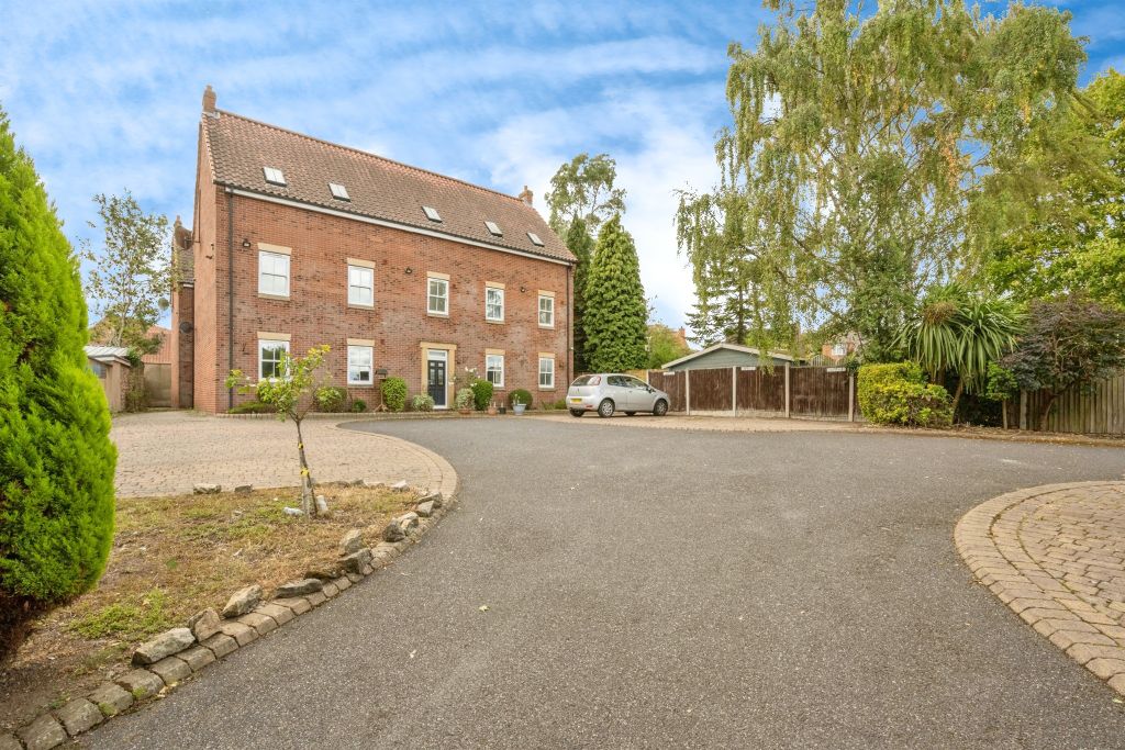 Property photo 1 of 17