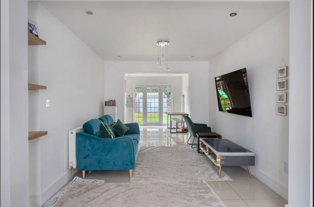 Property photo 2 of 12