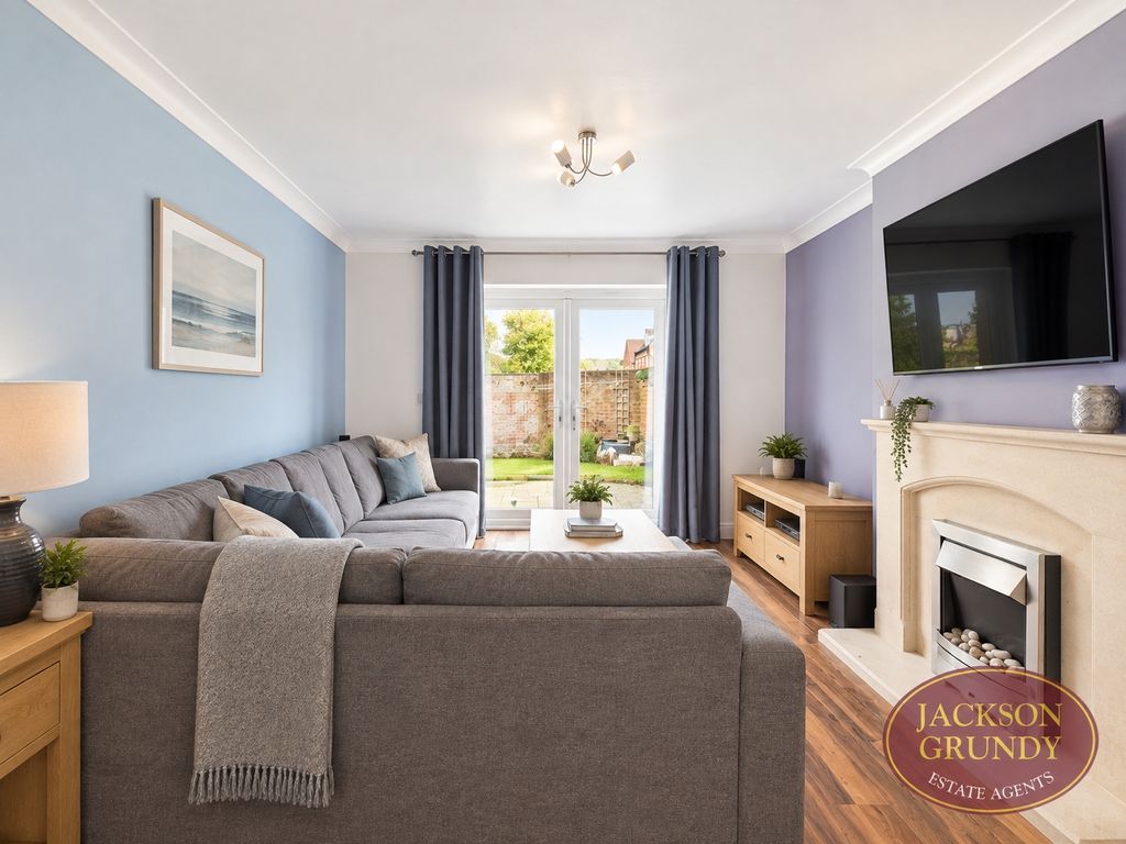 Property photo 2 of 15 Ladymead Close