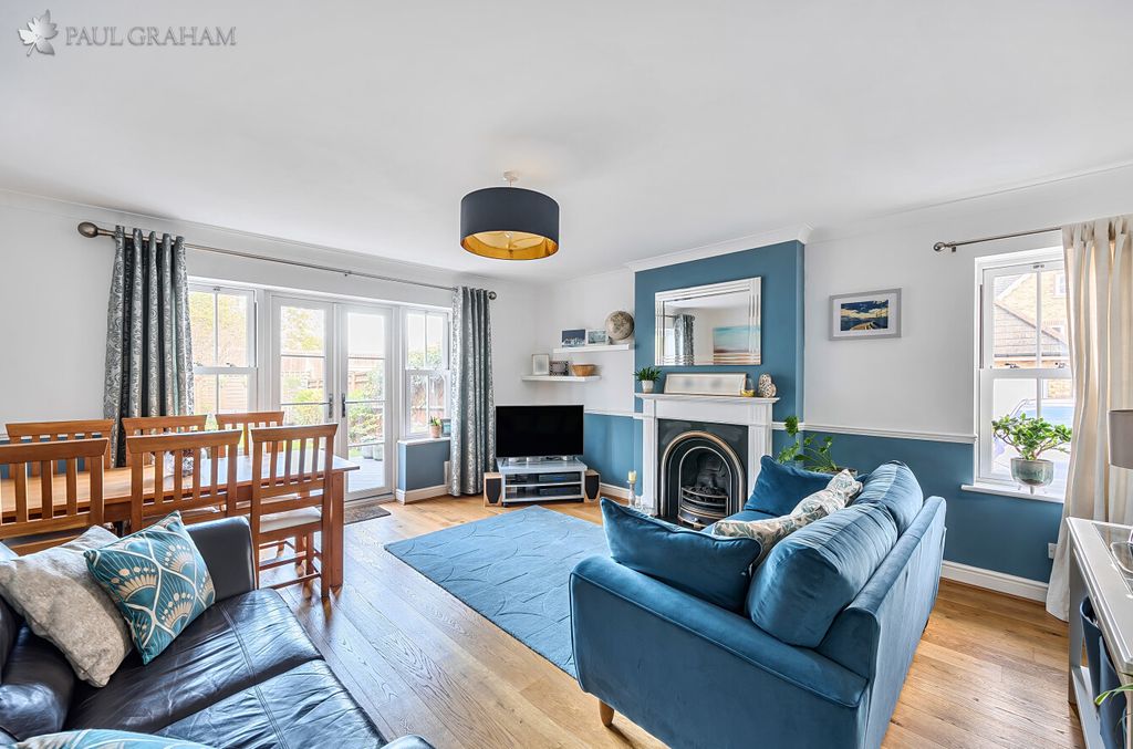 Property photo 2 of 28 3Bf4Ae70-657E-4F50-987E-c3c81240Fe45