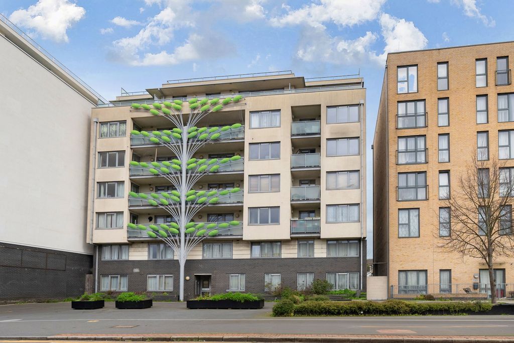 Property photo 1 of 11