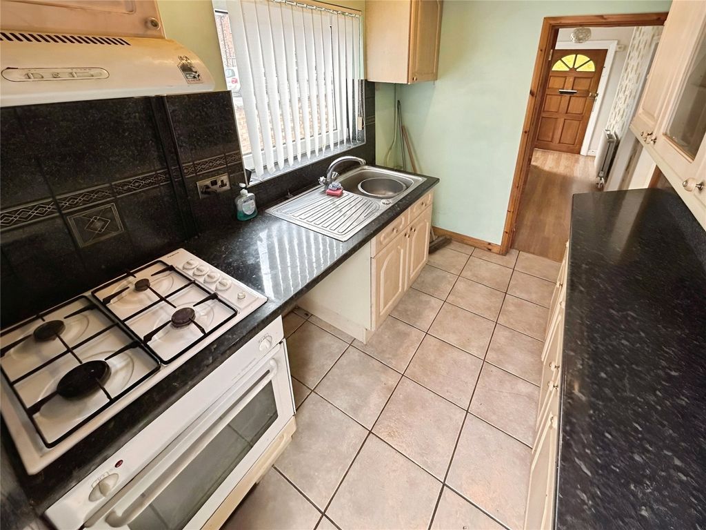 Property photo 3 of 15 Kitchen