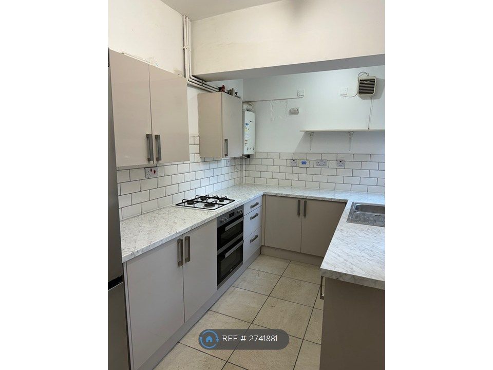 Property photo 2 of 32