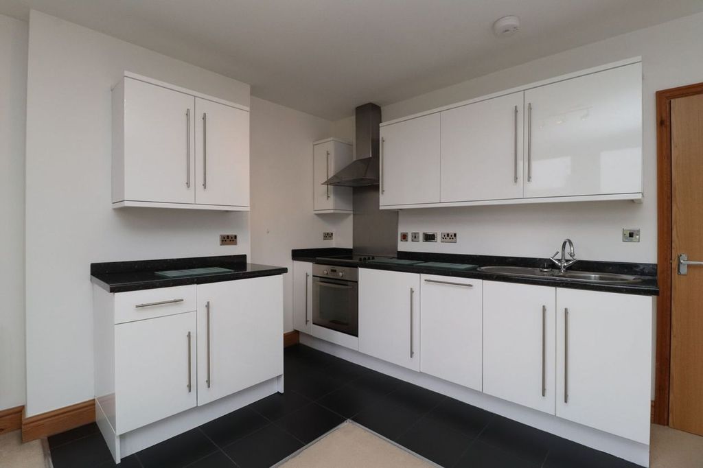 Property photo 3 of 6 Photo 2