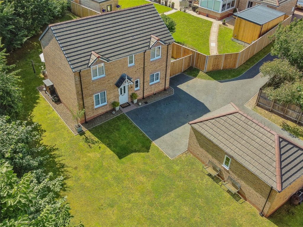 Property photo 2 of 30 Picture No. 36