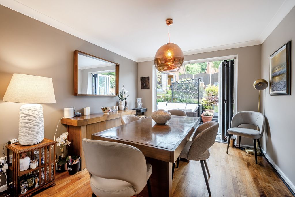 Property photo 3 of 26