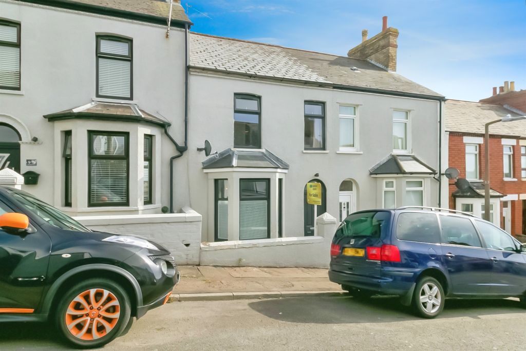 Property photo 1 of 17