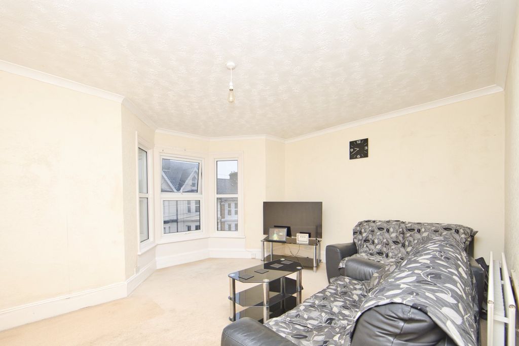 Property photo 3 of 8 Picture 3