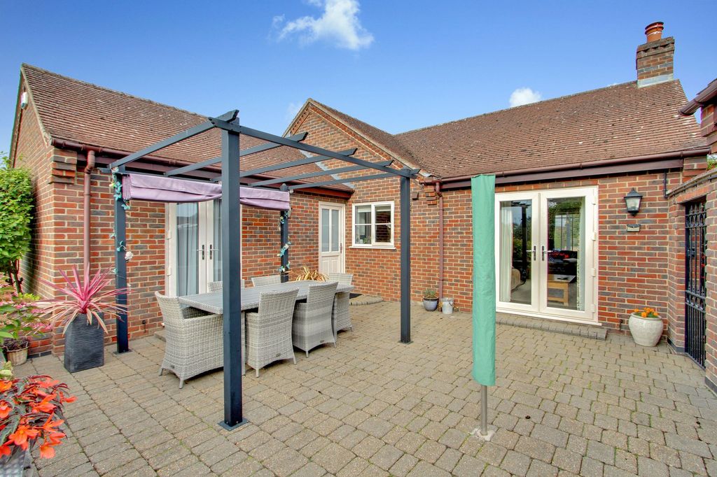 Property photo 3 of 34