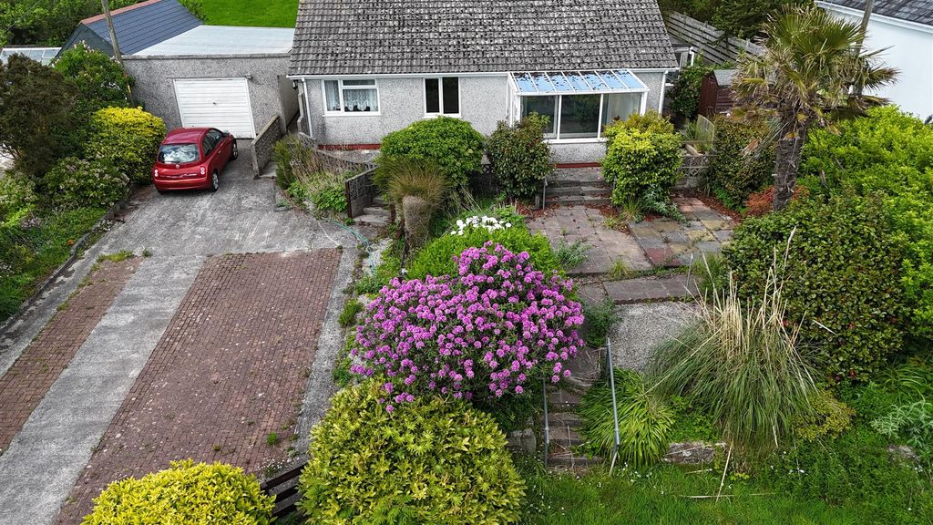 Property photo 1 of 18 Elevations, Gardens
