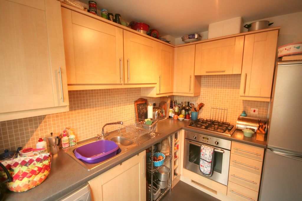 Property photo 2 of 6 Kitchen