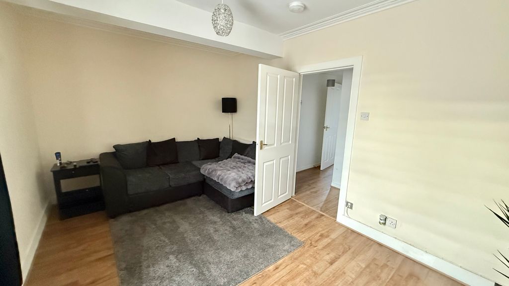 Property photo 2 of 11 Image00004.Jpeg