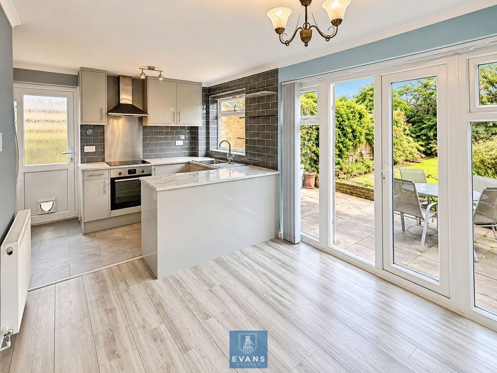 Property photo 2 of 11 Refitted Kitchen Diner