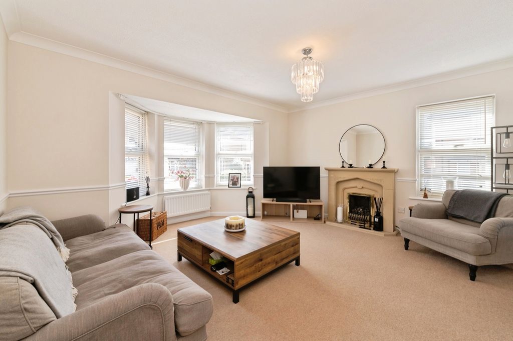 Property photo 3 of 21 Pbox-Img.Jpg